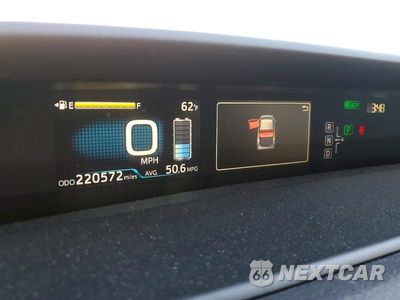 Zdjęcie 9 z 12 samochodu: 2016 TOYOTA PRIUS THREE TOURING VIN:JTDKARFU6G3021822 - miniatura
