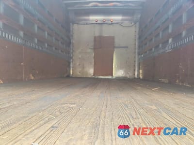 Zdjęcie 10 z 13 samochodu: 2005 CHEVROLET EXPRESS BOX TRUCK VIN:1GBHG31U051189028 - miniatura