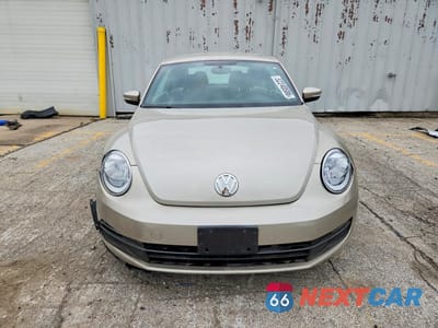 Piąte zdjęcie samochodu w środku: 2012 VOLKSWAGEN BEETLE VIN:3VWJP7ATXCM648770 - miniatura