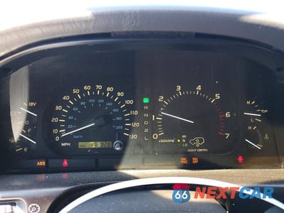 Zdjęcie 9 z 13 samochodu: 2002 LEXUS LX 470 VIN:JTJHT00W323519525 - miniatura