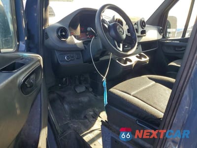 Zdjęcie 8 z 12 samochodu: 2019 MERCEDES BENZ SPRINTER 2500 DELIVERY VAN VIN:WD4PF1CD6KT012775 - miniatura