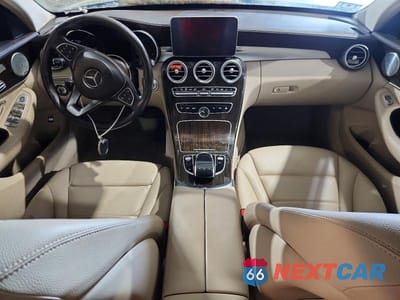 Zdjęcie 8 z 12 samochodu: 2015 MERCEDES-BENZ C 300 4MATIC VIN:55SWF4KB4FU073024 - miniatura
