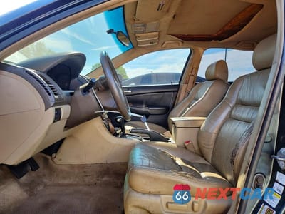 Zdjęcie 7 z 12 samochodu: 2004 HONDA ACCORD EX VIN:1HGCM56834A095103 - miniatura