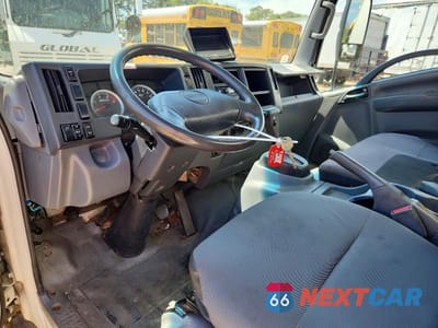 Zdjęcie 8 z 13 samochodu: 2015 ISUZU NQR - BOX TRUCK VIN:JALE5W169F7900651 - miniatura