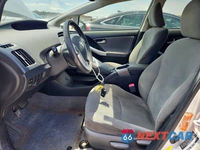 Zdjęcie 7 z 12 samochodu: 2012 TOYOTA PRIUS THREE VIN:JTDKN3DUXC1571101 - miniatura