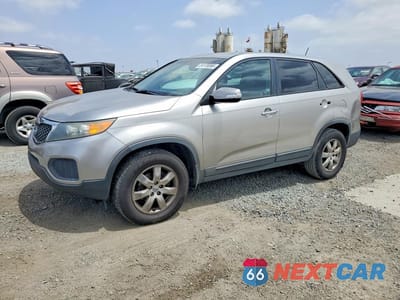2012 KIA SORENTO LX 5XYKT3A11CG279823 - główne zdjęcie licytacji z USA - miniatura