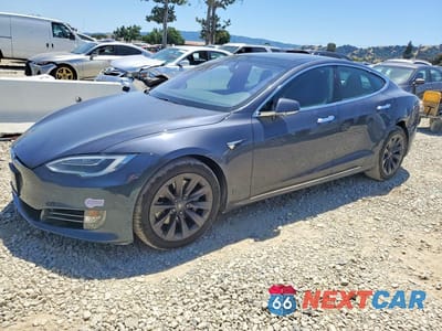 2018 TESLA MODEL S 5YJSA1E28JF261207 - główne zdjęcie licytacji z USA - miniatura
