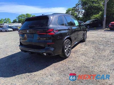 Czwarte zdjęcie samochodu z boku: 2026 BMW X5 XDRIVE40I VIN:5UX23EU05T9333350 - miniatura