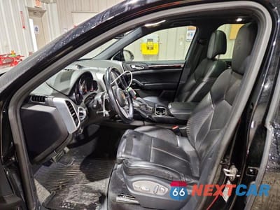 Zdjęcie 7 z 12 samochodu: 2017 PORSCHE CAYENNE VIN:WP1AA2A27HKA81638 - miniatura