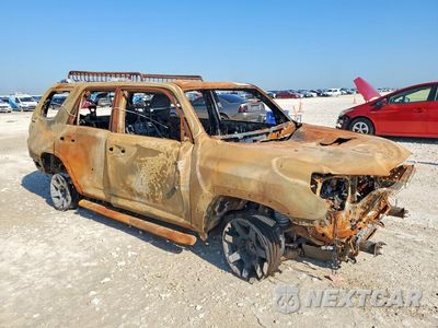 Czwarte zdjęcie samochodu z boku: 2017 TOYOTA 4RUNNER TRD OFF-ROAD PREMIUM VIN:JTEBU5JR3H5472470 - miniatura