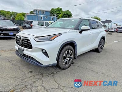 Drugie zdjęcie samochodu z przodu: 2023 TOYOTA HIGHLANDER XLE VIN:5TDKDRBH6PS515550 - miniatura