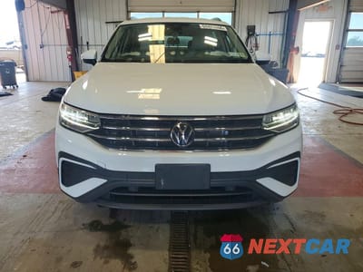 Piąte zdjęcie samochodu w środku: 2024 VOLKSWAGEN TIGUAN S VIN:3VVFB7AX0RM136455 - miniatura