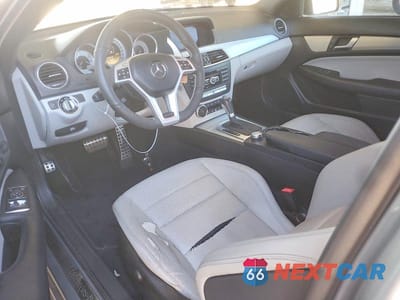 Zdjęcie 8 z 12 samochodu: 2012 MERCEDES-BENZ C 250 VIN:WDDGJ4HB8CF934908 - miniatura