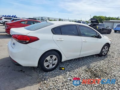 Trzecie zdjęcie samochodu z tyłu: 2017 KIA FORTE LX VIN:3KPFK4A74HE069526 - miniatura