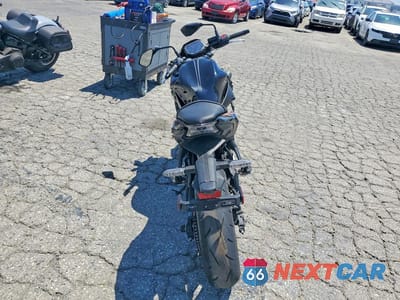 Czwarte zdjęcie samochodu z boku: 2025 KAWASAKI ER650 P VIN:ML5EREP14SDAD6883 - miniatura