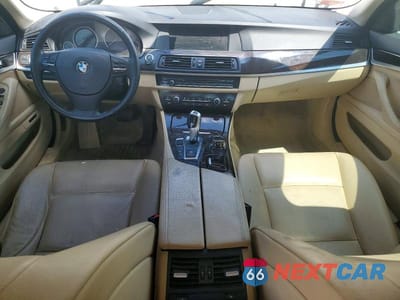 Zdjęcie 8 z 12 samochodu: 2013 BMW 528 XI VIN:WBAXH5C54DD112565 - miniatura
