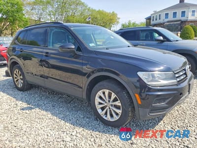 Czwarte zdjęcie samochodu z boku: 2019 VOLKSWAGEN TIGUAN S VIN:3VV0B7AX3KM018105 - miniatura