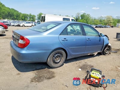 Trzecie zdjęcie samochodu z tyłu: 2002 TOYOTA CAMRY LE VIN:4T1BE32K02U564829 - miniatura