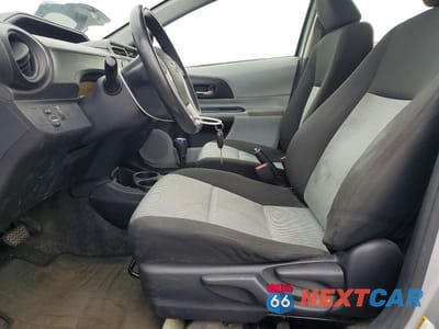 Zdjęcie 7 z 12 samochodu: 2013 TOYOTA PRIUS C TWO VIN:JTDKDTB39D1545572 - miniatura