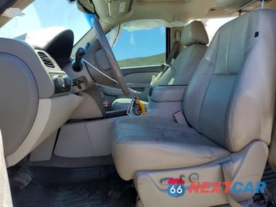 Zdjęcie 7 z 13 samochodu: 2011 CHEVROLET SUBURBAN K1500 LT VIN:1GNSKJE37BR262728 - miniatura