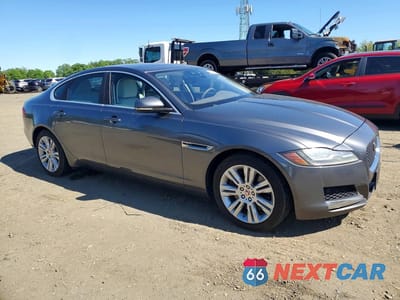 Czwarte zdjęcie samochodu z boku: 2017 JAGUAR XF PREMIUM VIN:SAJBD4BV3HCY29881 - miniatura