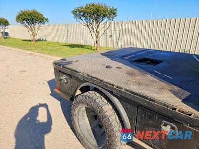 Zdjęcie 6 z 10 samochodu: 2022 CHEVROLET SILVERADO K3500 LTZ VIN:1GC4YUEY6NF172036 - miniatura