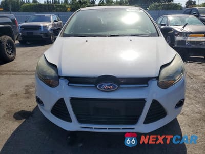 Piąte zdjęcie samochodu w środku: 2014 FORD FOCUS SE VIN:1FADP3K22EL454260 - miniatura