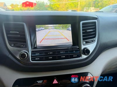 Zdjęcie 9 z 10 samochodu: 2018 HYUNDAI TUCSON SEL VIN:KM8J3CA40JU601333 - miniatura