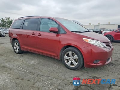 Czwarte zdjęcie samochodu z boku: 2017 TOYOTA SIENNA LE VIN:5TDKZ3DC3HS880561 - miniatura
