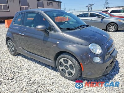 Czwarte zdjęcie samochodu z boku: 2016 FIAT 500 ELECTRIC VIN:3C3CFFGE6GT221779 - miniatura