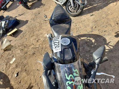 Piąte zdjęcie samochodu w środku: 2023 YAMAHA YZFR3 A VIN:MH3RH18Y9PK011630 - miniatura