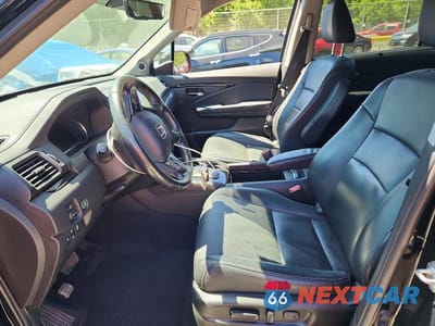 Zdjęcie 7 z 13 samochodu: 2019 HONDA PILOT TOURING VIN:5FNYF6H97KB087889 - miniatura