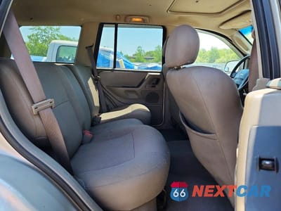 Zdjęcie 11 z 13 samochodu: 2004 JEEP GRAND CHEROKEE LAREDO VIN:1J4GW48S94C310642 - miniatura