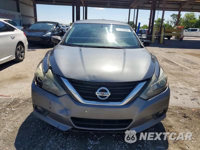 Piąte zdjęcie samochodu w środku: 2017 NISSAN ALTIMA 2.5 SR VIN:1N4AL3AP9HC154876 - miniatura
