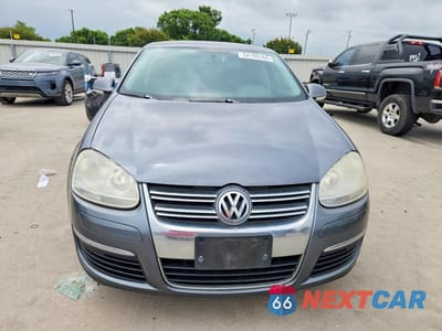 Piąte zdjęcie samochodu w środku: 2010 VOLKSWAGEN JETTA S VIN:3VWJZ7AJ8AM026786 - miniatura
