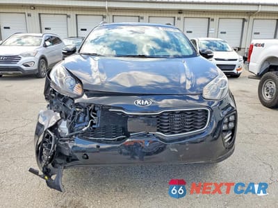 Piąte zdjęcie samochodu w środku: 2018 KIA SPORTAGE VIN:KNDPRCA60J7404689 - miniatura