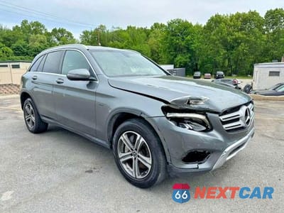 Czwarte zdjęcie samochodu z boku: 2018 MERCEDES-BENZ GLC 350E VIN:WDC0G5EB3JF419357 - miniatura