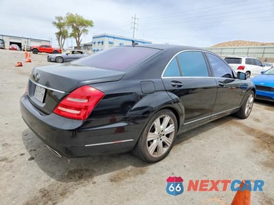 Trzecie zdjęcie samochodu z tyłu: 2012 MERCEDES-BENZ S 550 VIN:WDDNG7DB5CA465111 - miniatura