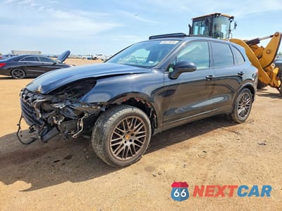 2017 PORSCHE CAYENNE WP1AA2A27HKA86600 - główne zdjęcie licytacji z USA - miniatura