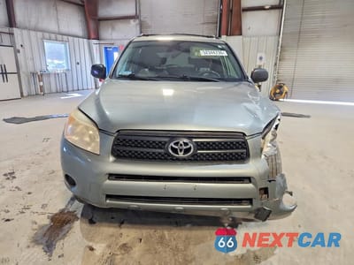 Piąte zdjęcie samochodu w środku: 2006 TOYOTA RAV4 BASE VIN:JTMBD33V666014612 - miniatura