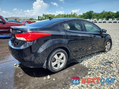 Trzecie zdjęcie samochodu z tyłu: 2013 HYUNDAI ELANTRA GLS VIN:5NPDH4AE3DH394498 - miniatura