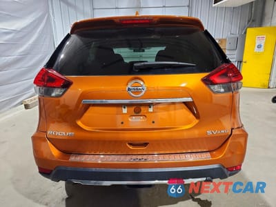 Zdjęcie 6 z 13 samochodu: 2018 NISSAN ROGUE SV VIN:5N1AT2MV9JC758203 - miniatura