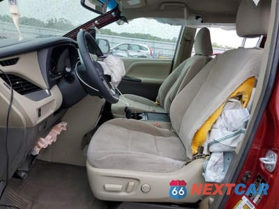 Zdjęcie 7 z 13 samochodu: 2016 TOYOTA SIENNA LE VIN:5TDKK3DC4GS716934 - miniatura