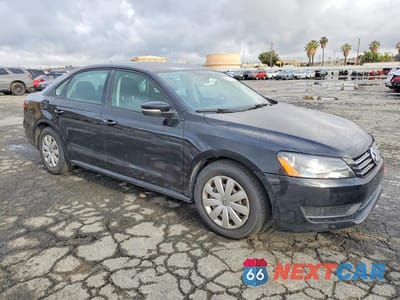 Czwarte zdjęcie samochodu z boku: 2013 VOLKSWAGEN PASSAT S VIN:1VWAP7A35DC071715 - miniatura
