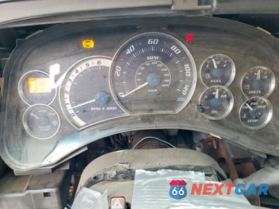 Zdjęcie 9 z 13 samochodu: 2002 CADILLAC ESCALADE LUXURY VIN:1GYEK63NX2R101971 - miniatura