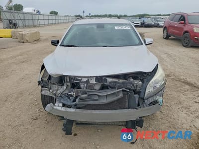Piąte zdjęcie samochodu w środku: 2015 CHEVROLET MALIBU 1LT VIN:1G11C5SL0FU122268 - miniatura