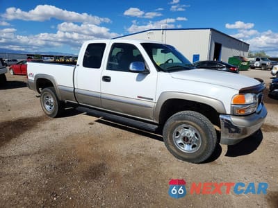 Czwarte zdjęcie samochodu z boku: 2000 GMC NEW SIERRA K2500 VIN:1GTGK29U2YZ112848 - miniatura