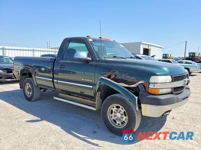 Czwarte zdjęcie samochodu z boku: 2002 CHEVROLET SILVERADO K2500 HEAVY DUTY VIN:1GCHK24U32E139289 - miniatura