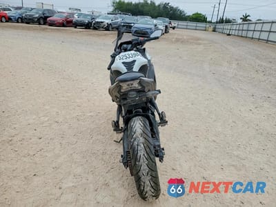 Czwarte zdjęcie samochodu z boku: 2023 KAWASAKI EX650 R VIN:ML5EXER11PDA90124 - miniatura