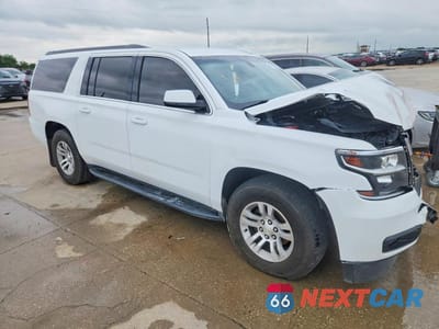 Czwarte zdjęcie samochodu z boku: 2017 CHEVROLET SUBURBAN K1500 LS VIN:1GNSKGKC8HR261832 - miniatura